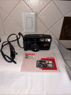 Vintage Pentax IQZoom 900 35mm autofocus Point & Shoot Film Camera & manual